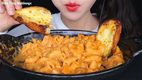 Moon Asmr Hamburger Helper Mac And Cheese W Mozzarella Garlic Bread