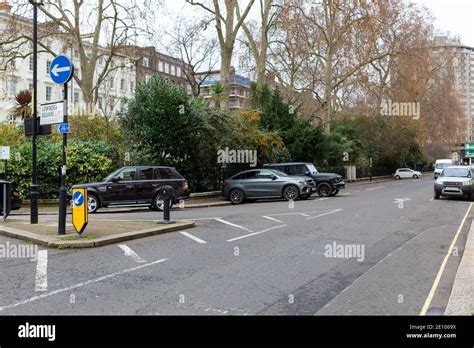 Lowndes Square London Sw1 Stock Photo Alamy