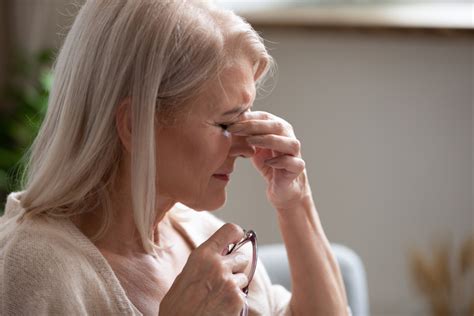 Common Causes Of Vision Loss In Seniors The Falls Home