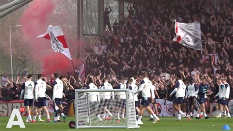 Duizenden Supporters Bij Laatste Training Ajax Voor Klassieker Je