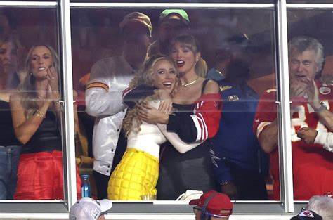 Taylor Swift Wraps Brittany Mahomes in a Big Hug While Cheering on ...