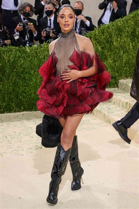 Every Must See Met Gala Look On The Red Carpet Met Gala Looks