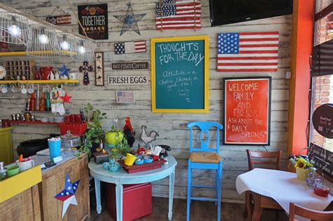 RED ROOSTER CAFE – Destin – Menus and pictures