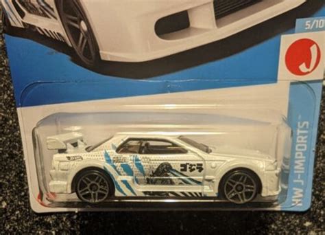 Hot Wheels Nissan Skyline Gt R R White Godzilla New Box Shipped