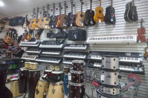 Tienda instrumentos musicales Centro Medellín Musical Cedar