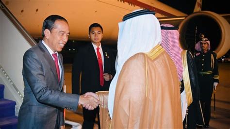 Tiba Di Riyadh Jokowi KTT Luar Biasa OKI Penting Jadi Upaya Hentikan