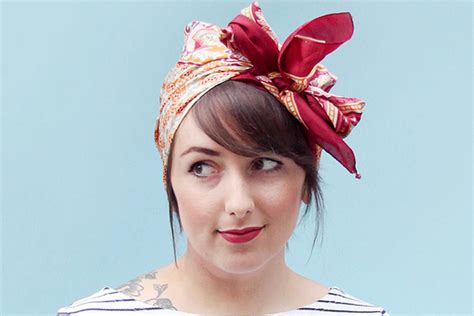 Платок на голове у женщины - 81 фото