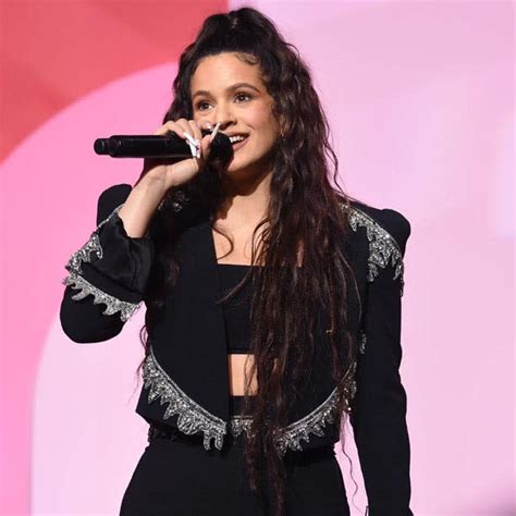 Rosalía presume de cuerpazo en bikini