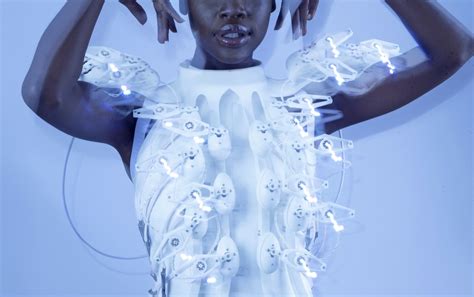 A 3D printed dress that can extract data from the brain - 3Dnatives