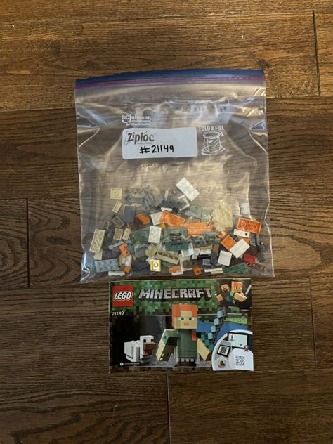 LEGO Minecraft Minecraft Alex BigFig With Chicken 21149 Open Box