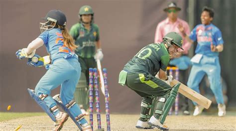 India Vs Pakistan India Beat Pakistan By 7 Wickets To Reach Womens