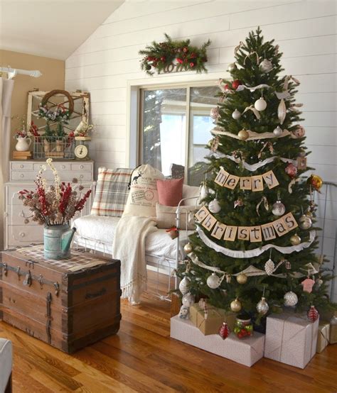 Vintage Farmhouse Christmas Tree - Little Vintage Nest