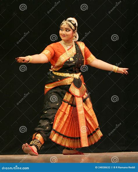 Kumari Sharanya Performs Bharatanatyam Dance Editorial Photography ...