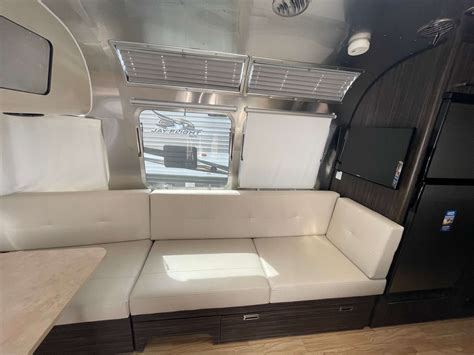 2019 AIRSTREAM INTERNATIONAL SIGNATURE 25FB QUEEN Camping World