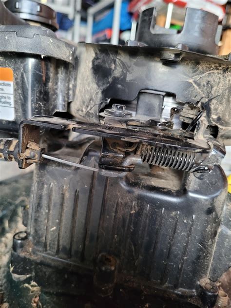 Briggs and Stratton 450e revs way up and won't turn off : r/smallengines