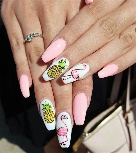 Nail art été 50 idées fraîches pour une manucure chic et originale