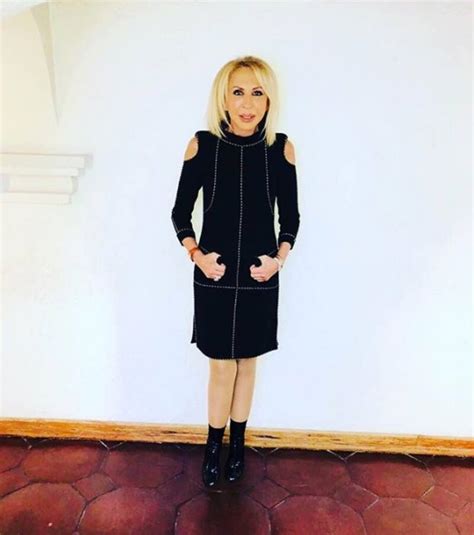 Laura Bozzo compartió foto de como lucía a los años con bikini