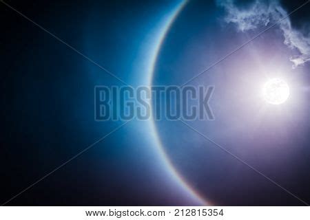 Moon Halo Phenomenon. Image & Photo (Free Trial) | Bigstock