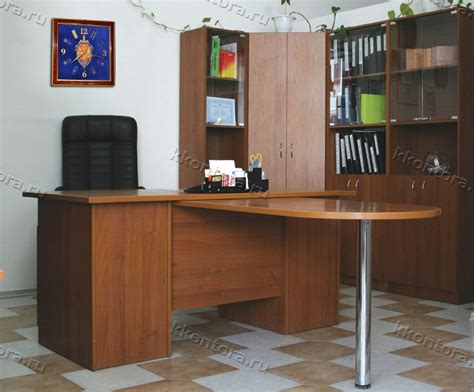 Часы настенные с вышитым гербом ФСБ в багетной раме