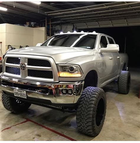 18 Dodge Ram 1500 Jacked Up Trucks Penting