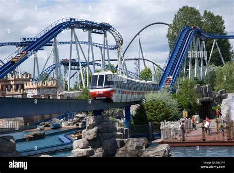 Poseidon Achterbahn Im Europa Park Rust Deutschland Stockfotografie