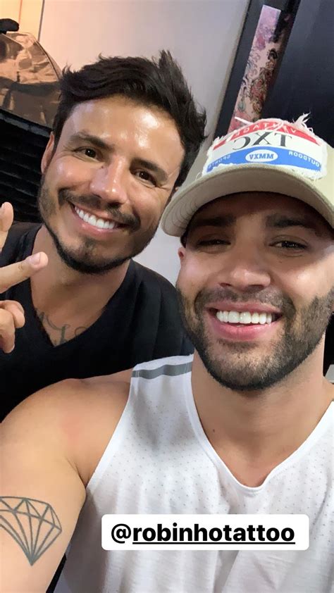 Gusttavo Lima Surpreende Ao Exibir Nova Tatuagem Seu Apelido Quem