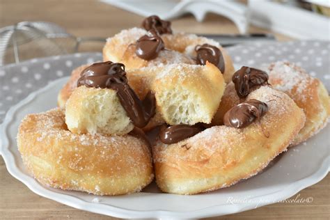 Come Fare Le Ciambelle Ripiene La Ricetta Del Dolce Da Colazione In Casa