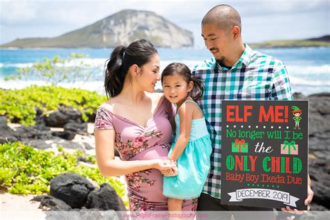 Pregnancy Announcement Photographers Oahu Hawaii Right Frame Photography