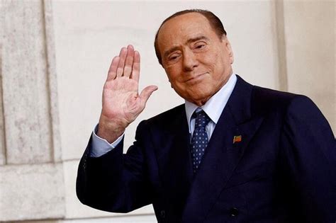 La Vera Storia Dellultima Foto Di Berlusconi E Di Chi Voleva Venderla