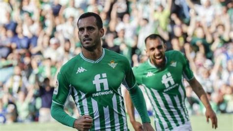 Betis Granada Triunfo Con Doblete De Juanmi Muchodeporte