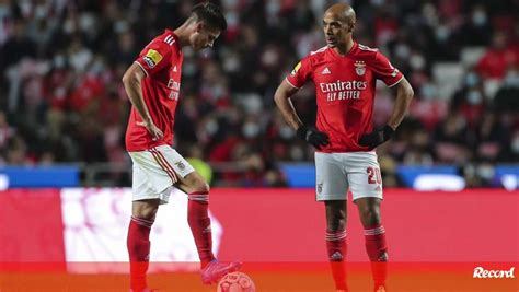 As Notas Dos Jogadores Do Benfica Frente Ao Sporting Jo O M Rio A