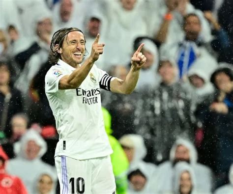 Notícias Modric Recusa Proposta Da Arábia Saudita E Renova Com Real Madrid Até 2024 Diz Site