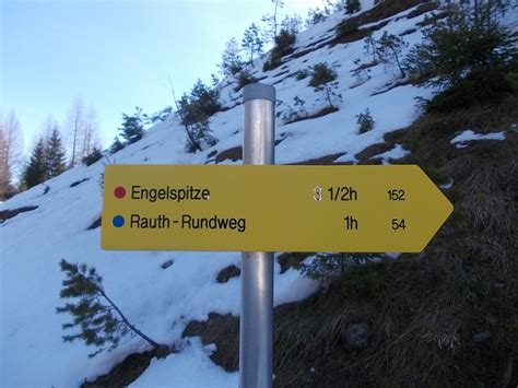 Start Sommerweg an der Landstraße Rinnen Namlos Fotos hikr org