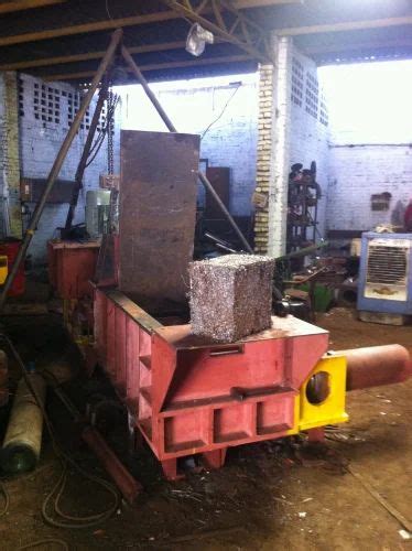 Mild Steel Triple Action Hydraulic Scrap Baling Press Machine At