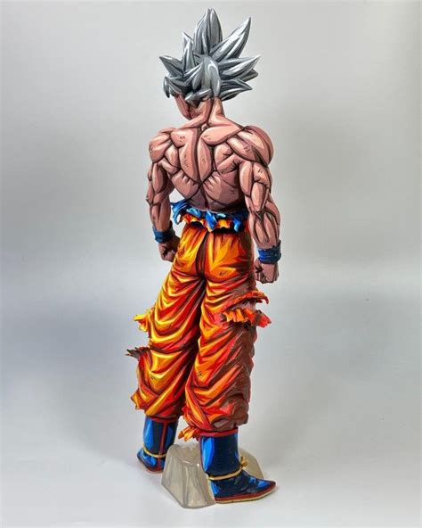 Pin de Hải Thành en repaint 2D en 2024 Pelo de goku Figuras de goku