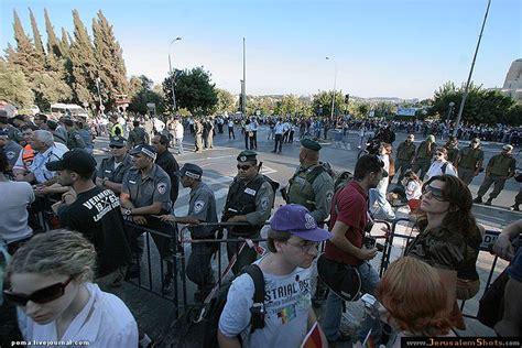 Jerusalem Photographer RomKri Jerusalem Gay Pride 2007