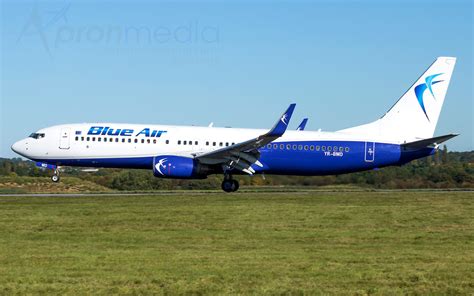 B737 85F W YR BMD Blue Air Landing Runway 26 Luton C Flickr