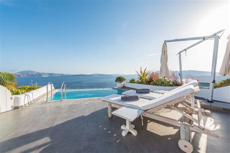 Honeymoon suites in Santorini | Santorini Secret Suites & Spa