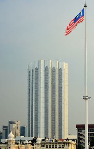 Bendera Malaysia Di Lapangan Merdeka Dan Bangunan Kolonial Dan Modern