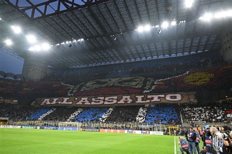 Los Impresionantes Tifos Apoyando Al Inter Y Al Mil N En San Siro