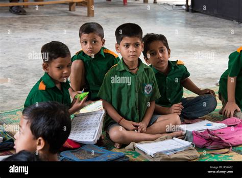 Bangladesh School Children Hi Res Stock Photography And Images Alamy