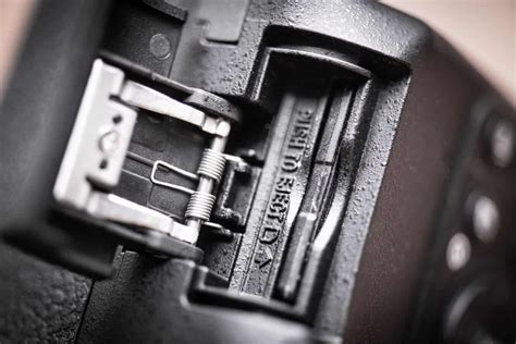 How To Put Sd Card Into Nikon D Dslr