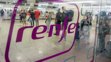 Renfe pone a la venta los billetes de más de 60 servicios AVE para