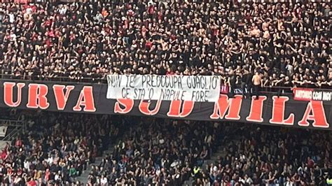 Milan Lecce Sfott Della Curva Sud Al Napoli Foto