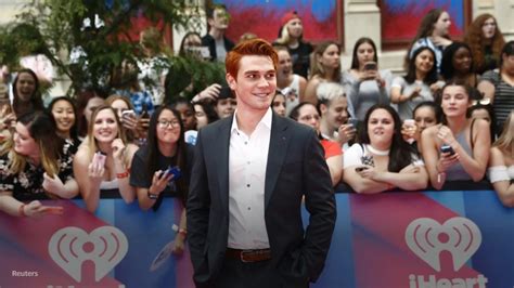 'Riverdale' star KJ Apa surprises fans with new hair: 'Reset'