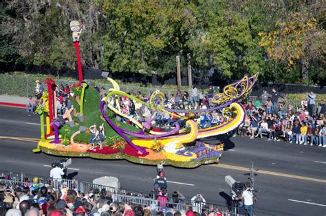 Rose Parade float editorial stock image. Image of celebration - 22711184