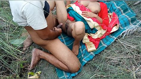 Clear New Bangla Sex Bhabhi Fucked By Secretly Red Saree To The Jungle