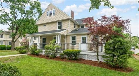 371 Highland St Milton Ma 02186 Mls 70792503 Redfin