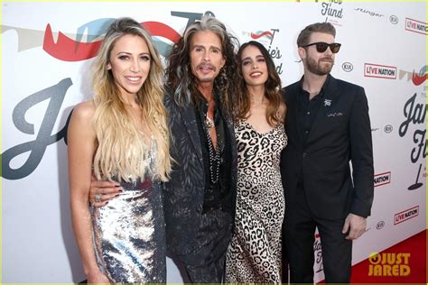 Steven Tyler & Girlfriend Aimee Preston Share a Smooch at Grammy ...