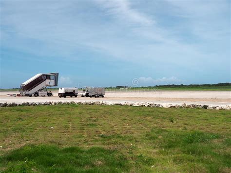 Miyako Shimojishima Airport Runway Tarmac And Apron Editorial Image